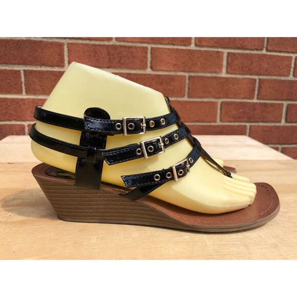 Madden GirL Wafflee  Black Synthetic Gold buckle Wedged Heels Sandals size 7.5 - Picture 1 of 8